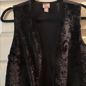 Chico’s Black Faux Fur Sweater Vest Size 0 (medium)